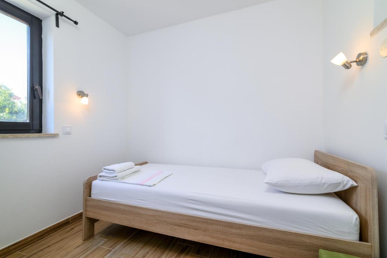 Apartments With A Parking Space Premantura, Medulin - 2228 外观 照片